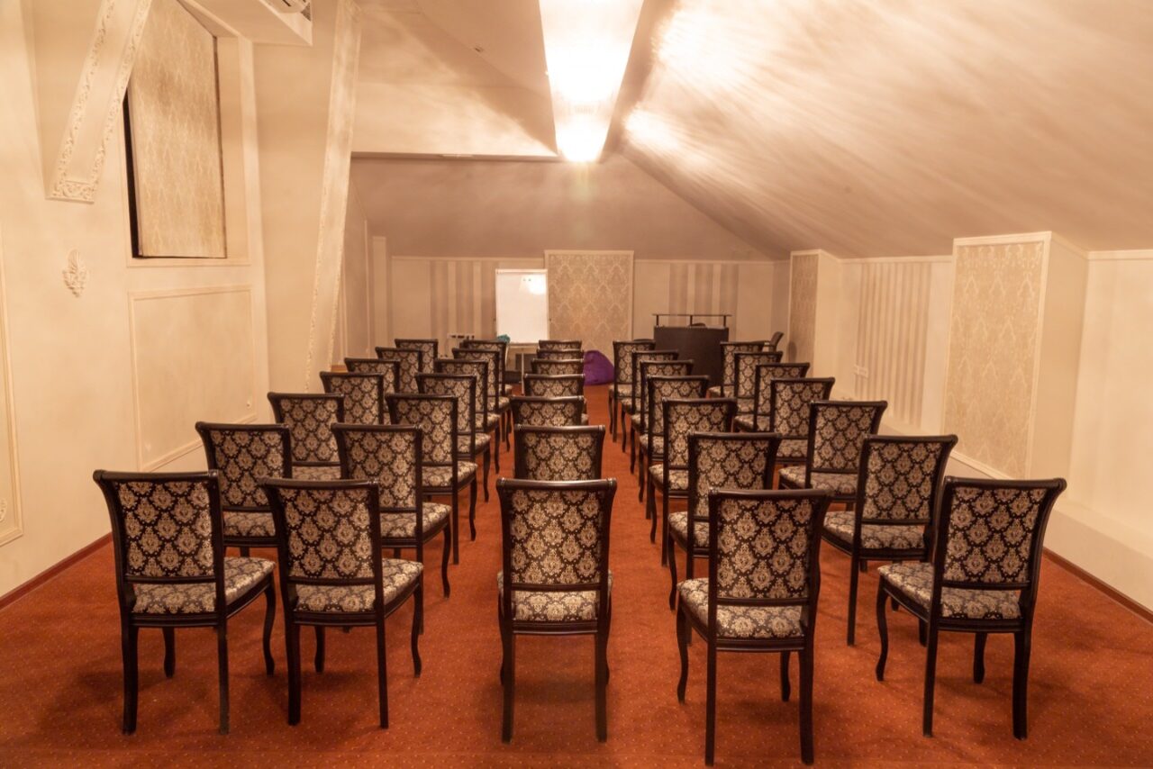 Арендовать Мансарда в историческом центре для любых мероприятий