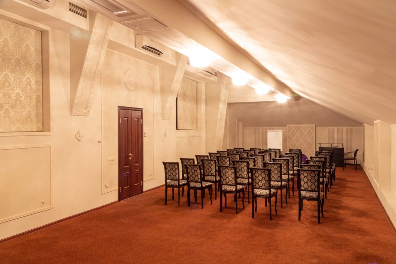 Арендовать Мансарда в историческом центре для любых мероприятий