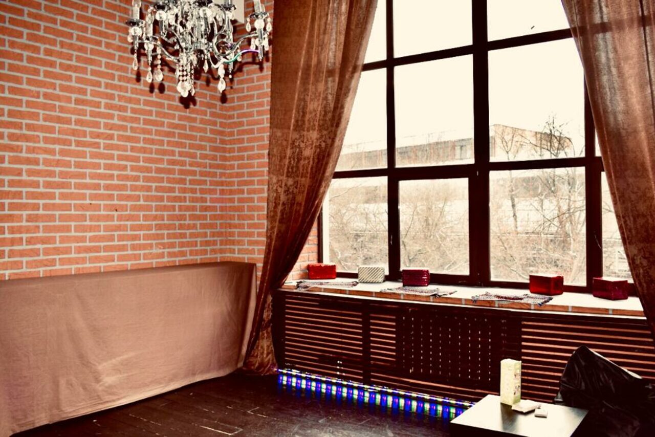 Арендовать Black and White Loft. Двойной лофт с фотозонами