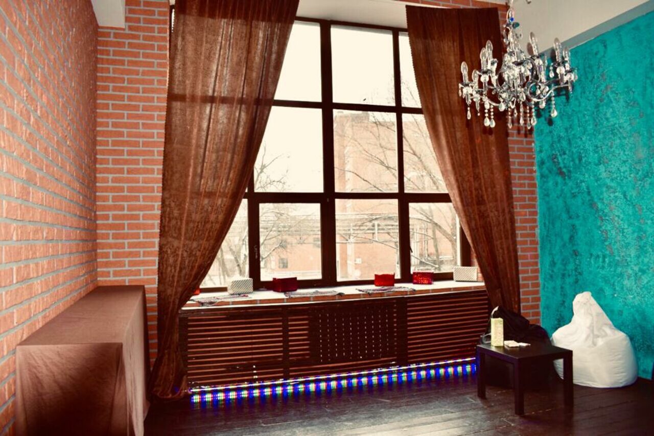 Арендовать Black and White Loft. Двойной лофт с фотозонами