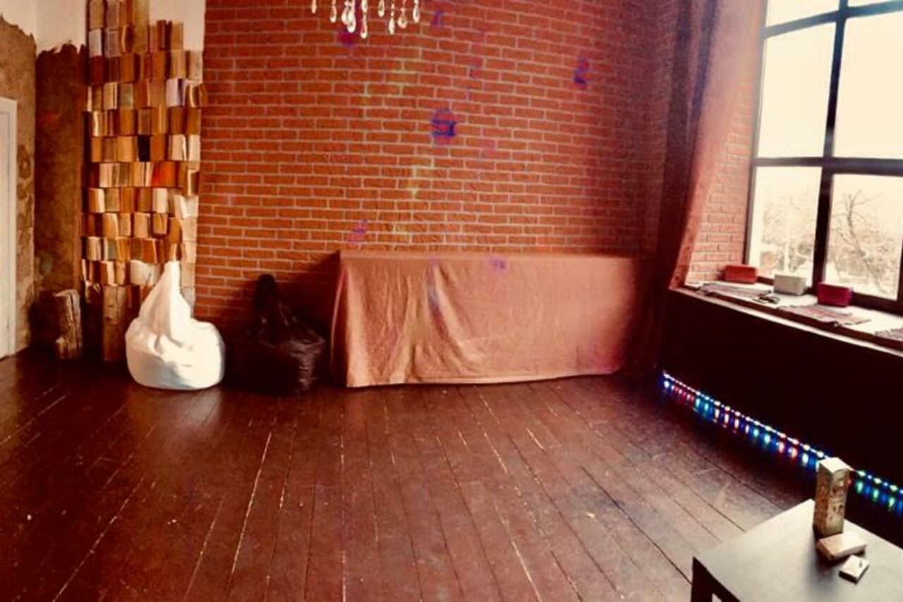 Арендовать Black and White Loft. Двойной лофт с фотозонами