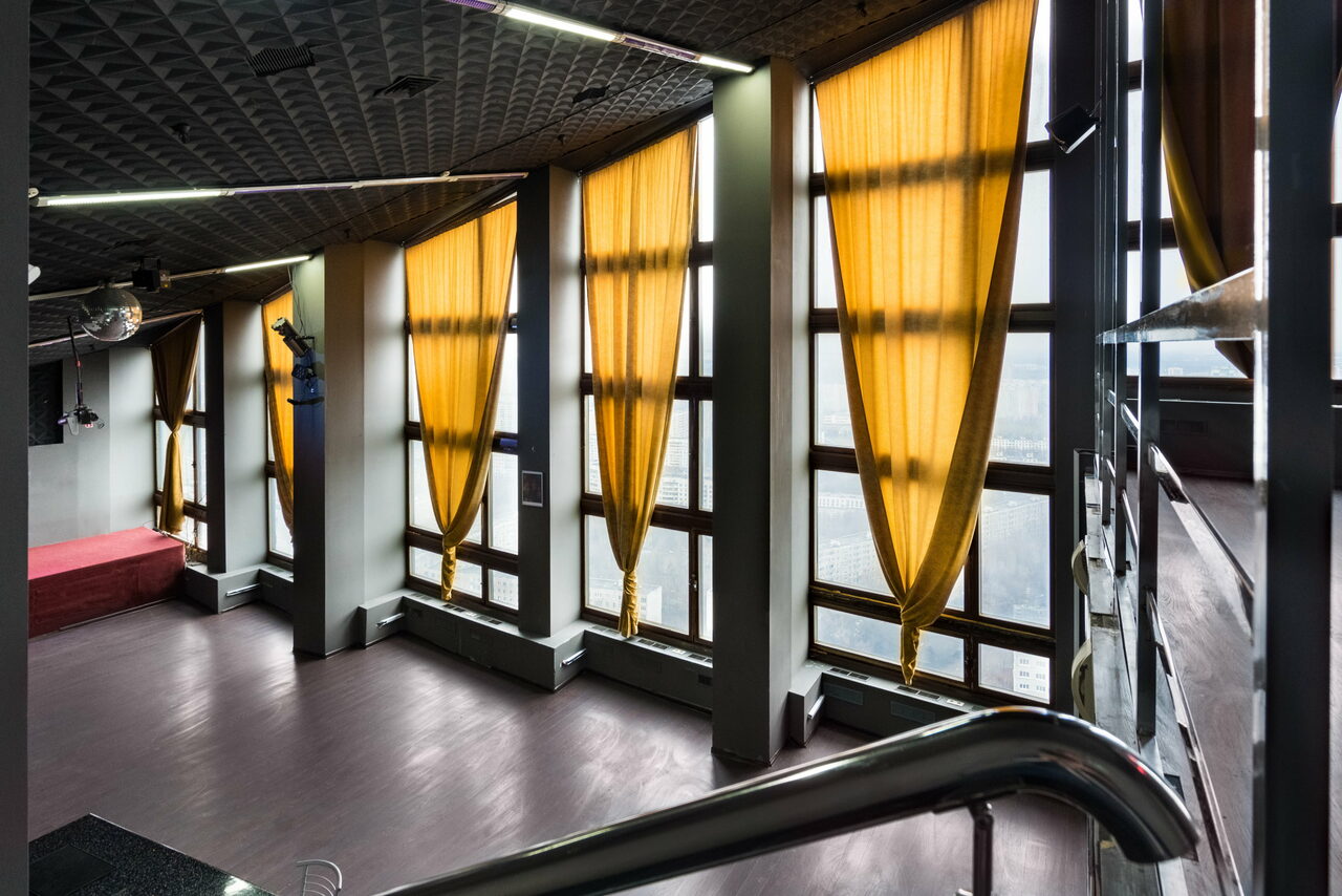 Арендовать Апартаменты loft 33 Двухуровневый лофт с панорамным видом