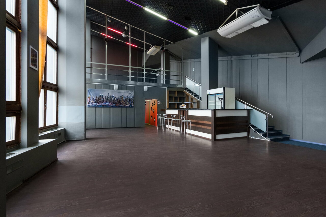 Арендовать Апартаменты loft 33 Двухуровневый лофт с панорамным видом