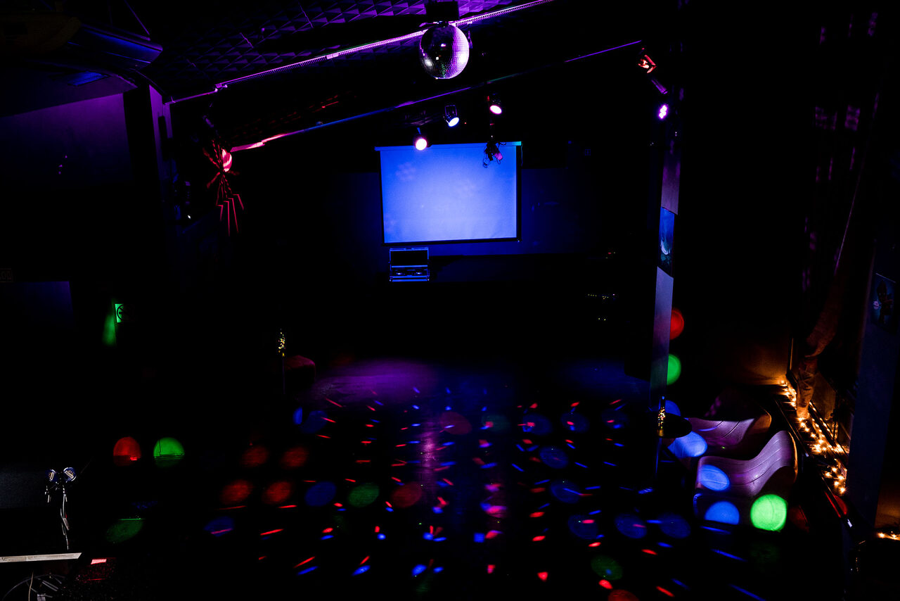 Арендовать Апартаменты loft 33 Двухуровневый лофт с панорамным видом