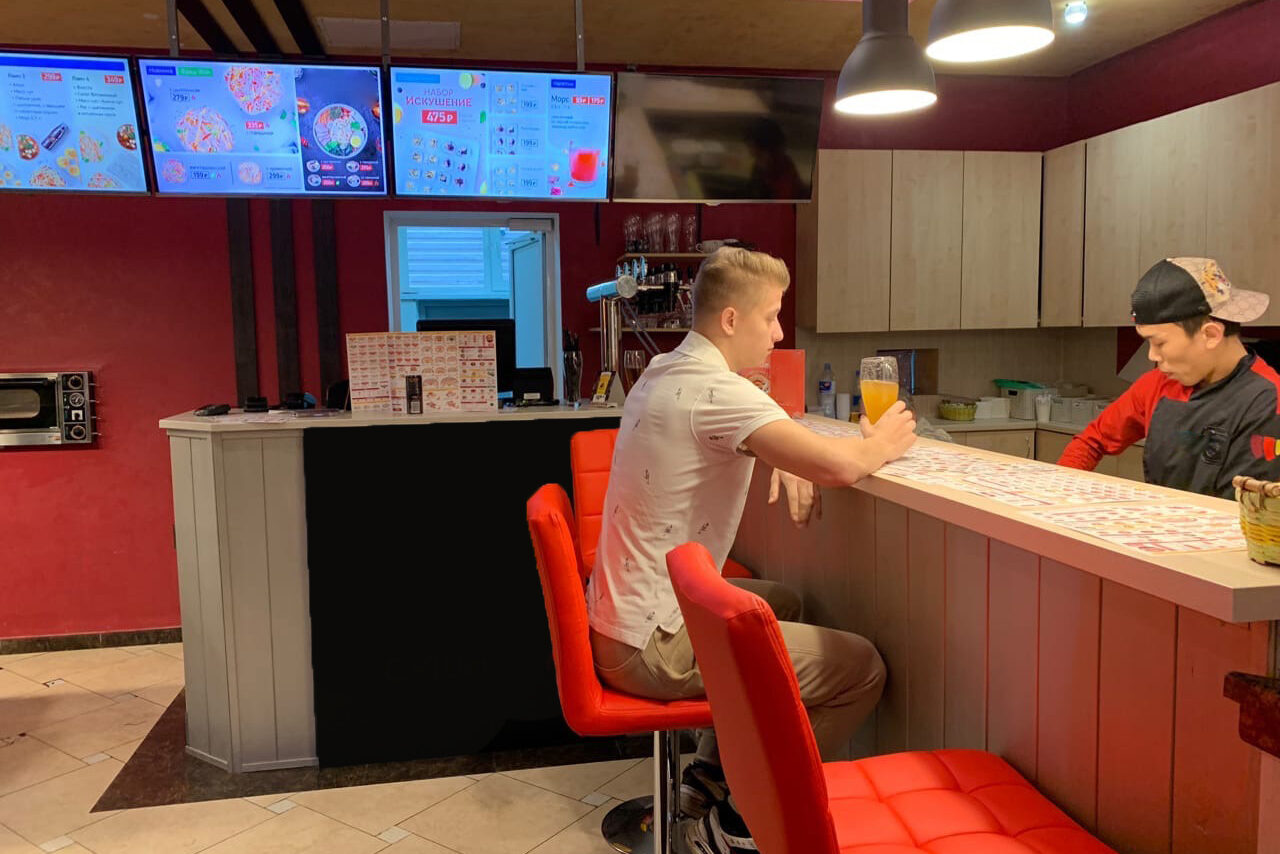 Арендовать Loft restaurant with kitchen