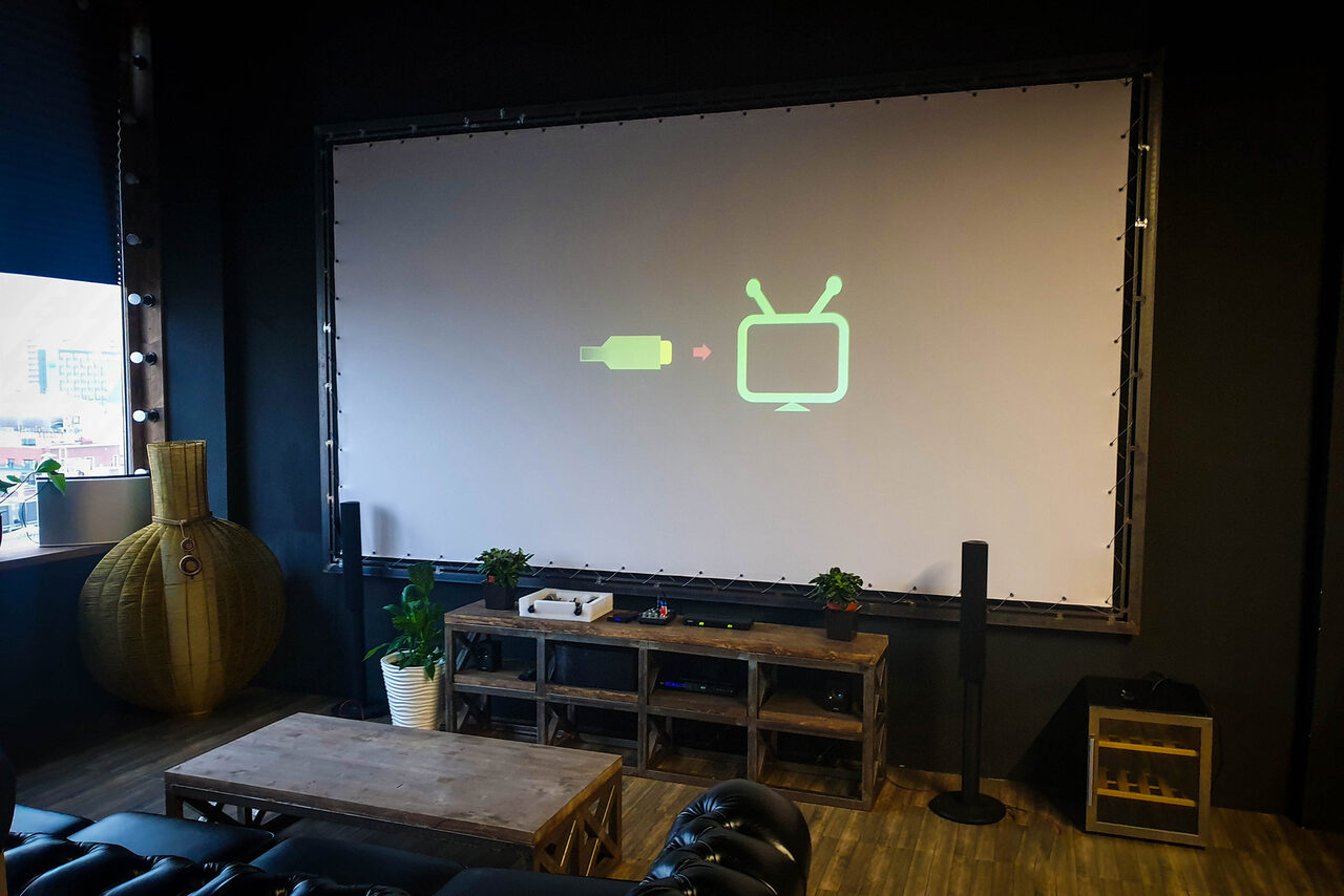 Арендовать Igloobar. Черный лофт