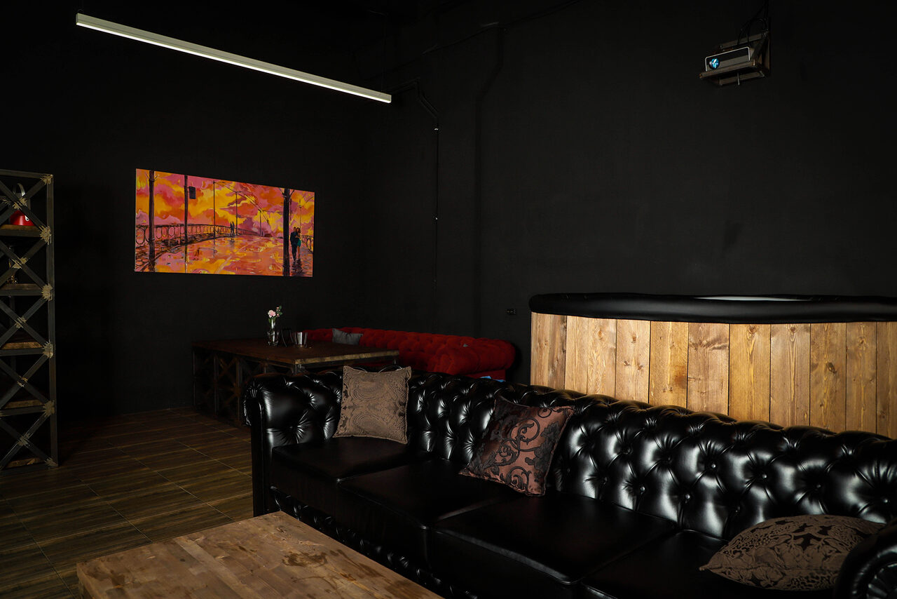 Арендовать Igloobar. Черный лофт