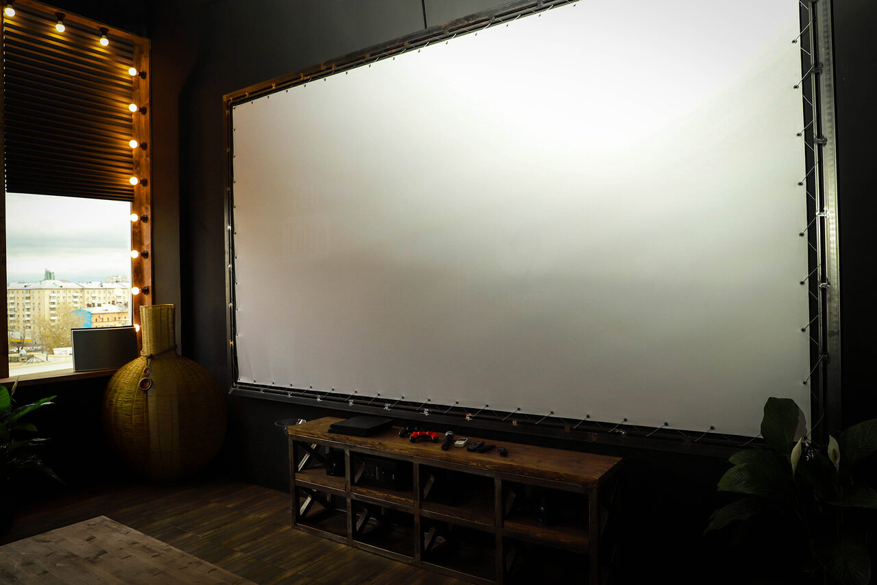 Арендовать Igloobar. Черный лофт