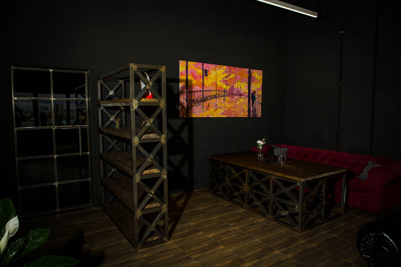 Арендовать Igloobar. Черный лофт