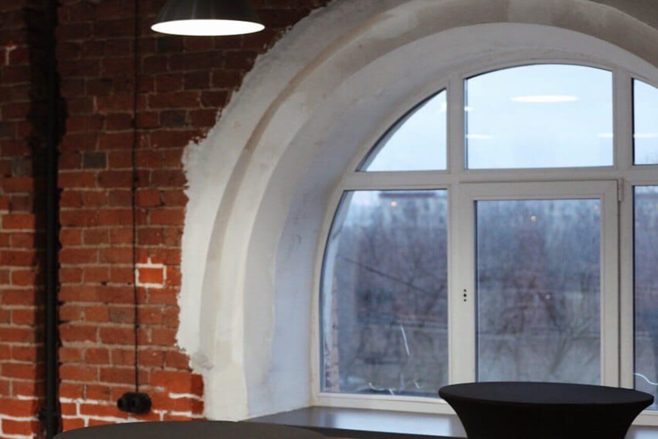 Арендовать Training loft with red brick