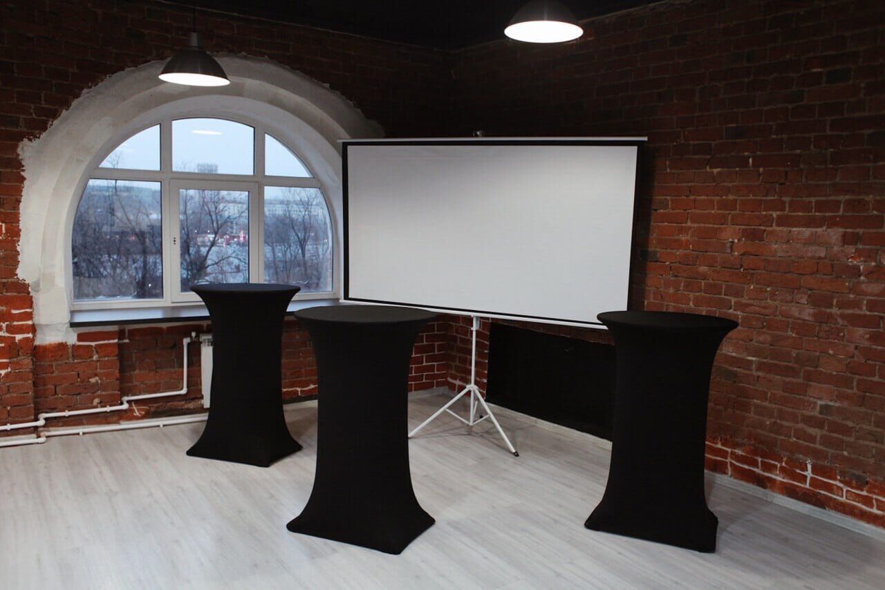 Арендовать Training loft with red brick