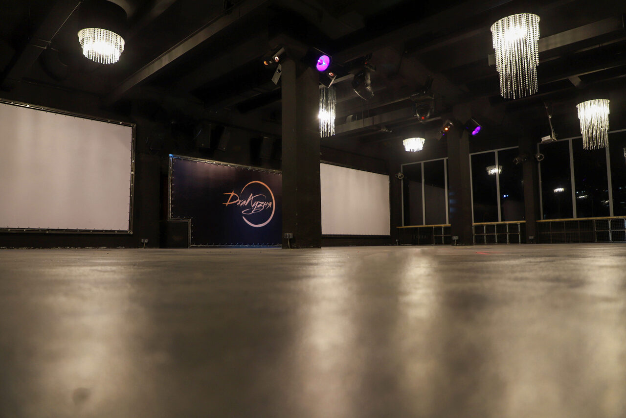 Арендовать Трансформируемая площадка под любые категории мероприятий