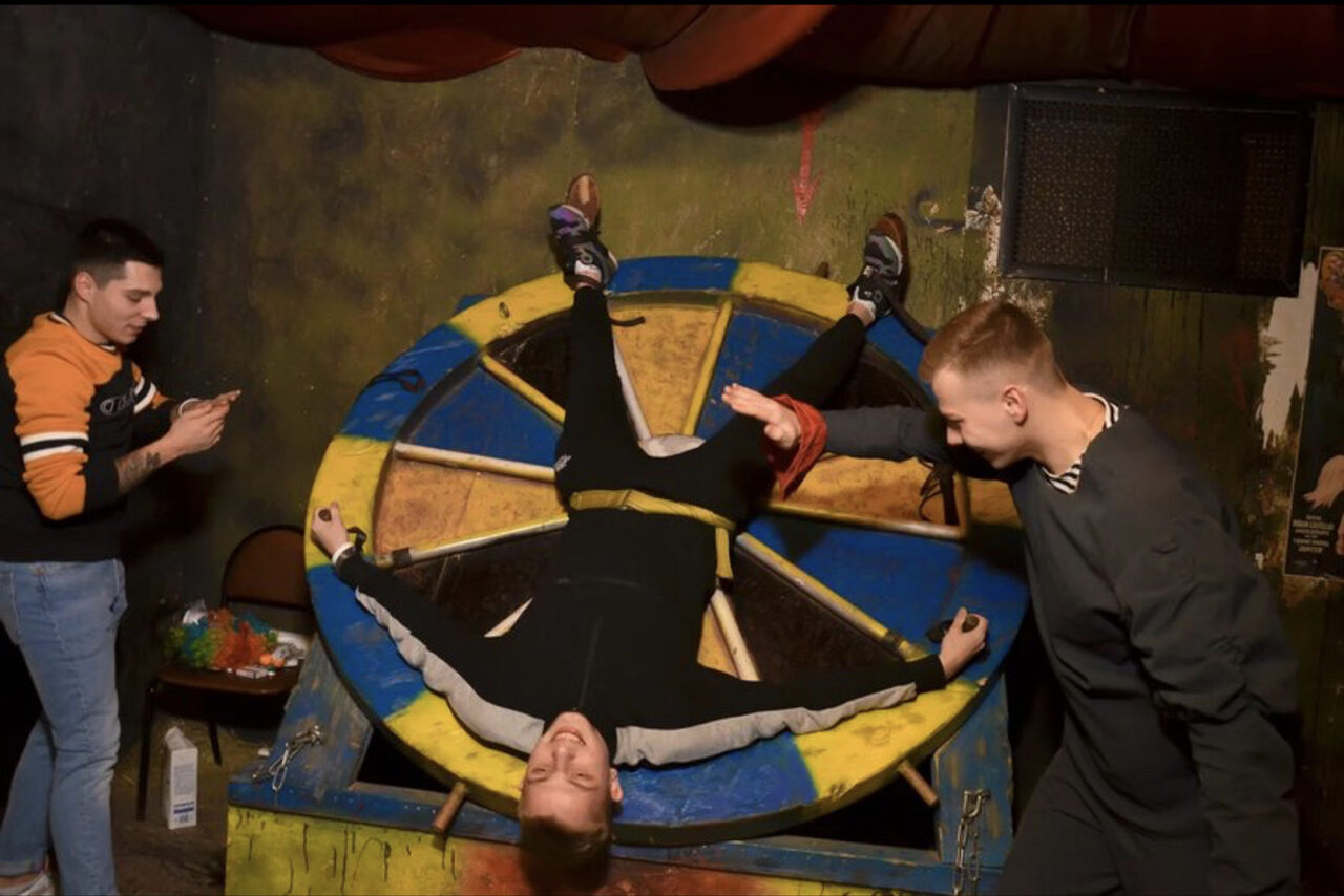 Арендовать Не тот цирк. Лофт с экзотическим интерьером