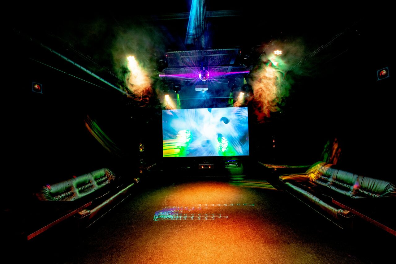 Арендовать Караоке Лофт-студия в ТЦ