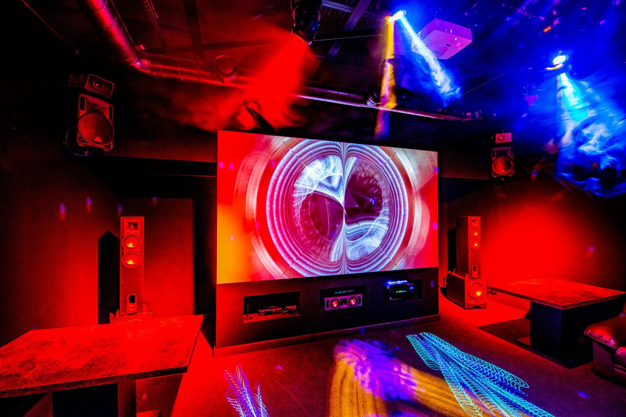 Арендовать Караоке Лофт-студия в ТЦ