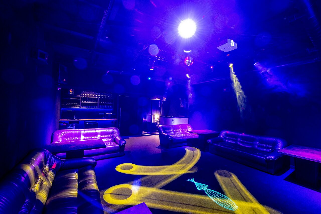 Арендовать Караоке Лофт-студия в ТЦ