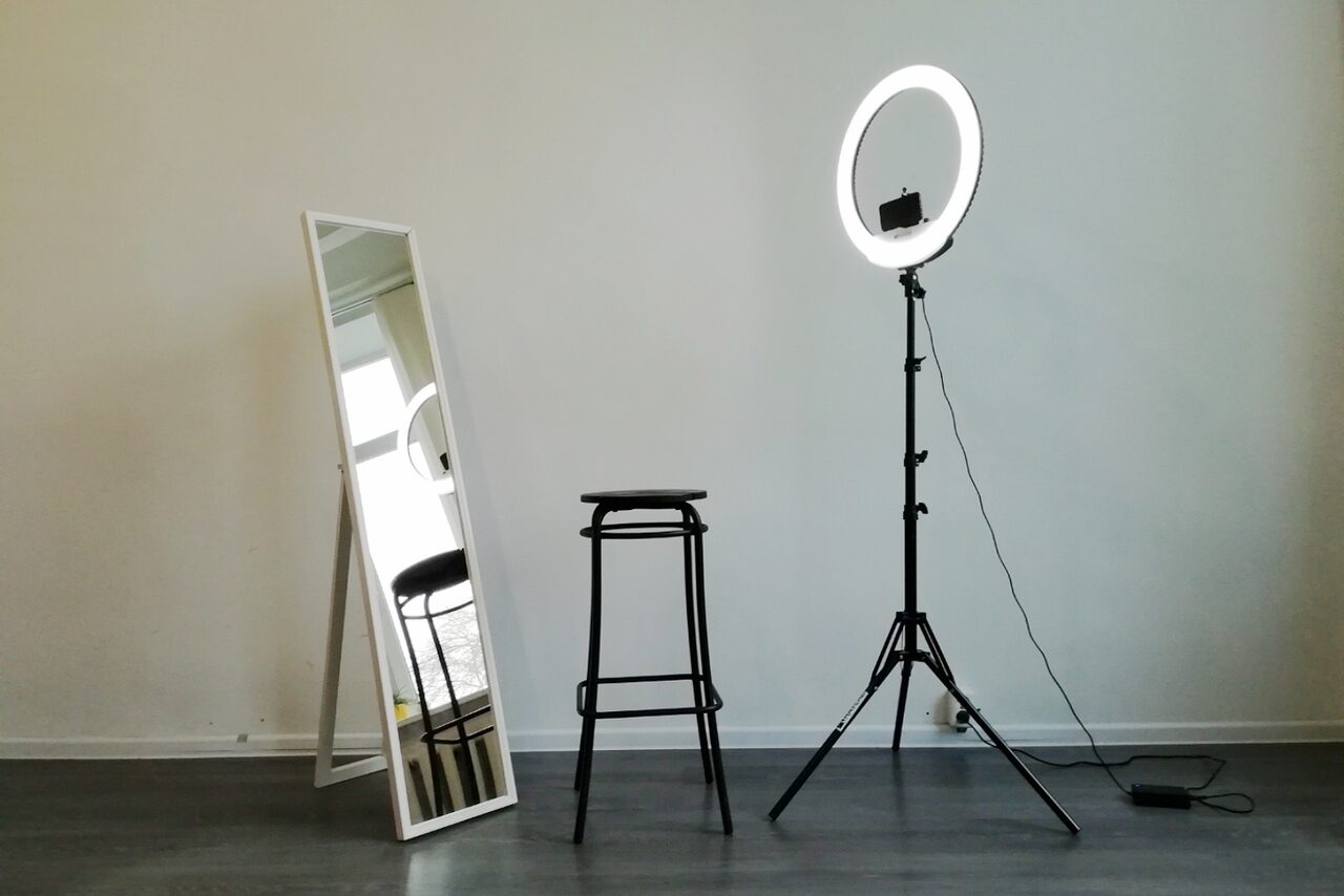 Арендовать TG's place! Уютное, светлое помещение с большими окнами