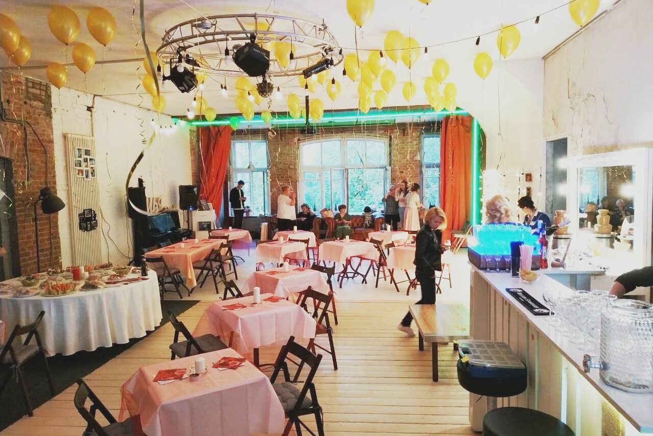 Арендовать Loft с гостиной