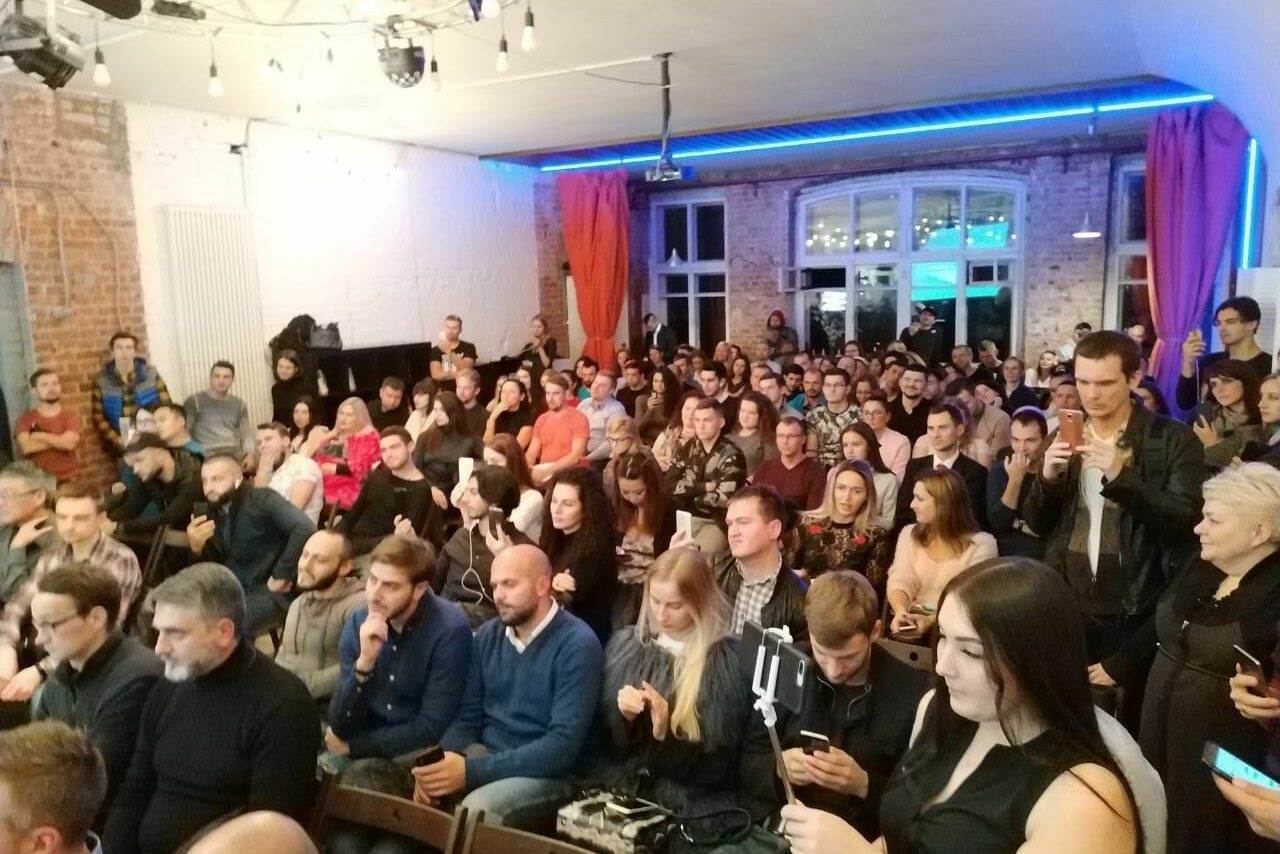 Арендовать Loft с гостиной