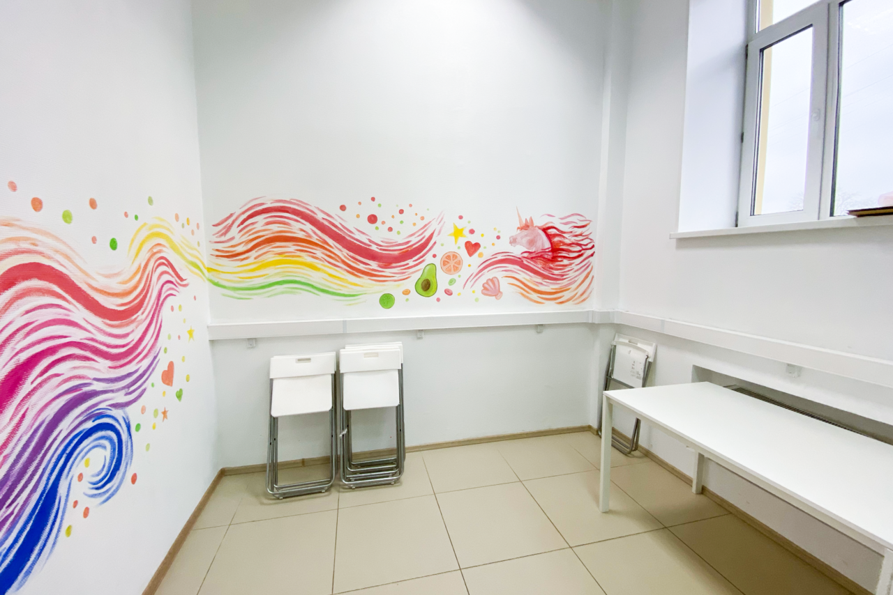 Арендовать Bright room with a bright pattern