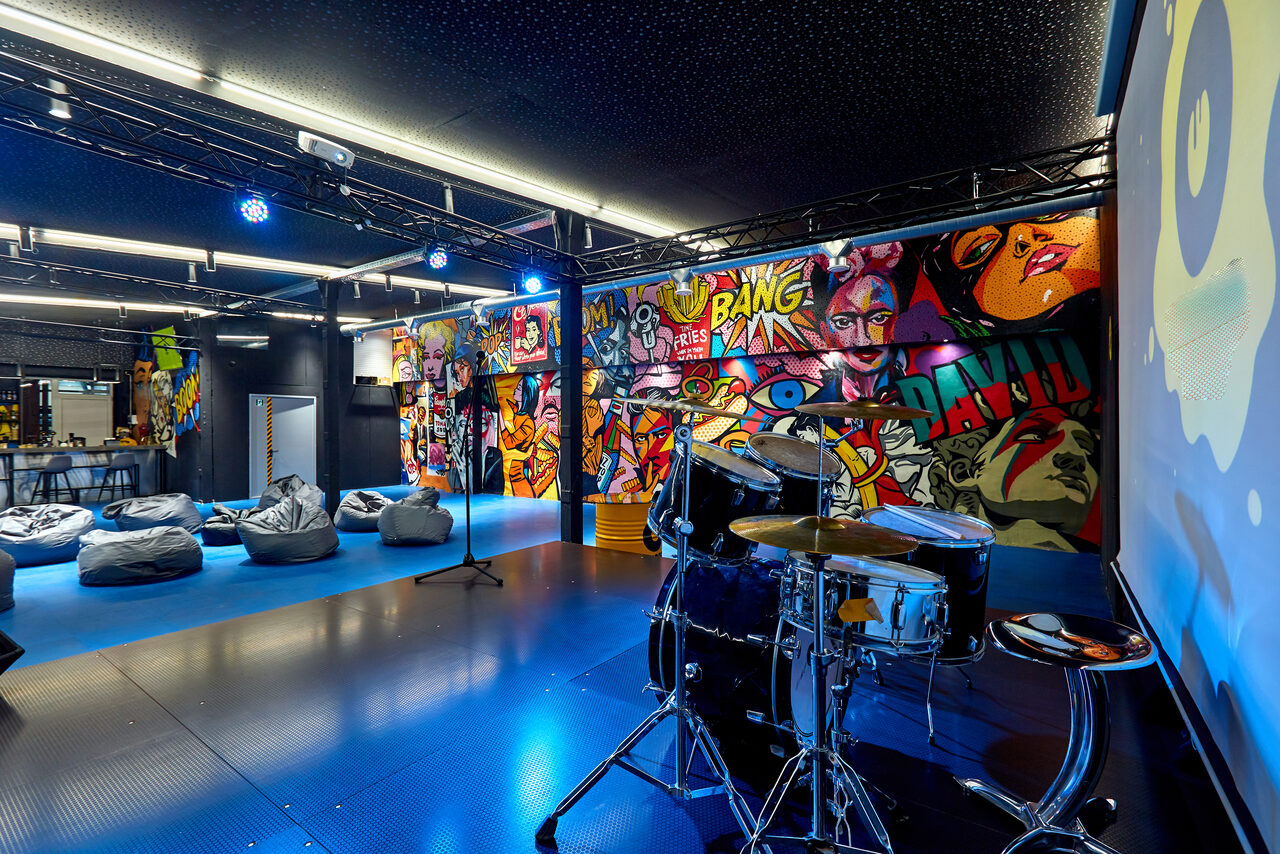 Арендовать Smola Hall. Пространство в урбанистическом стиле