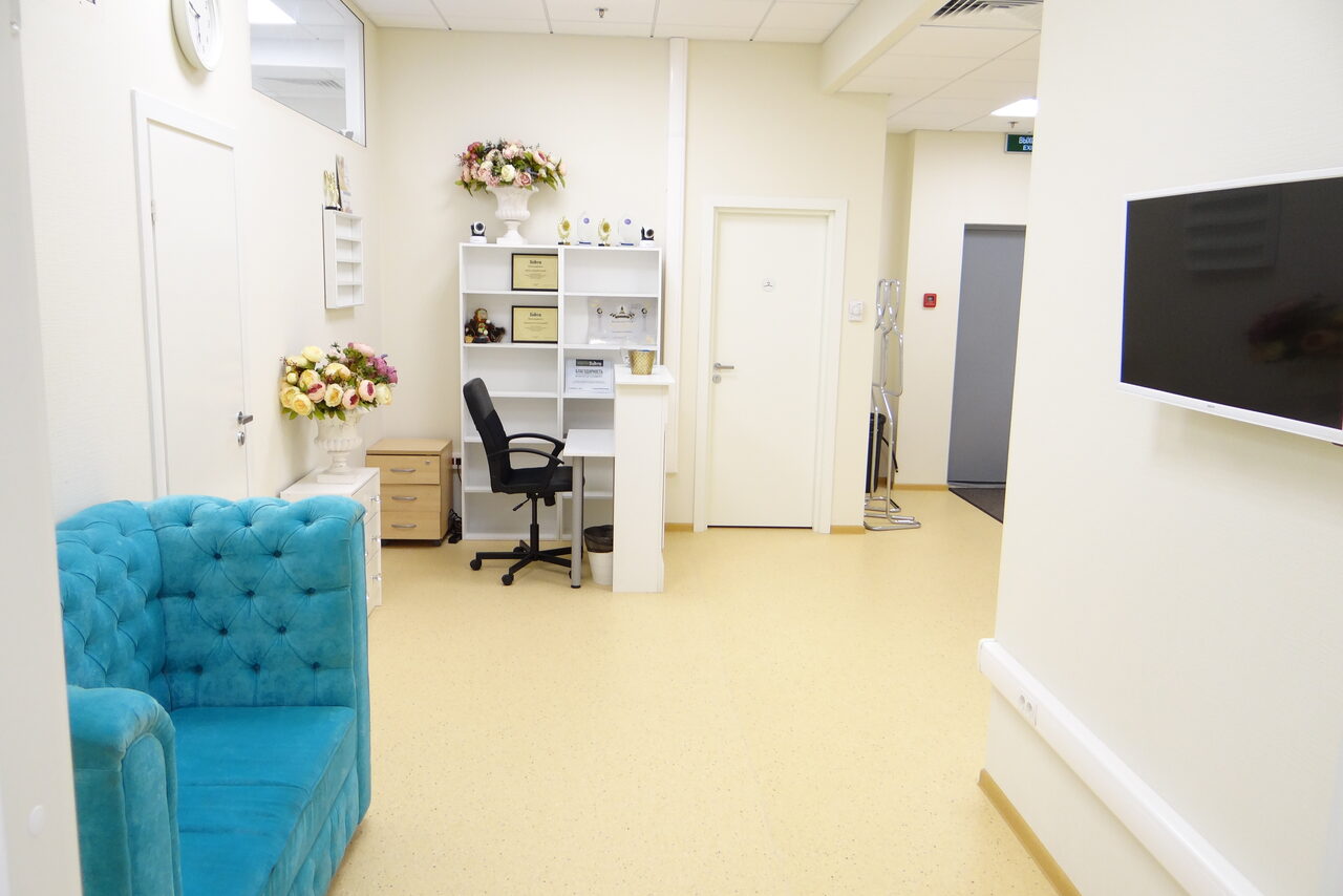 Арендовать Светлый тренинг зал с большими окнами