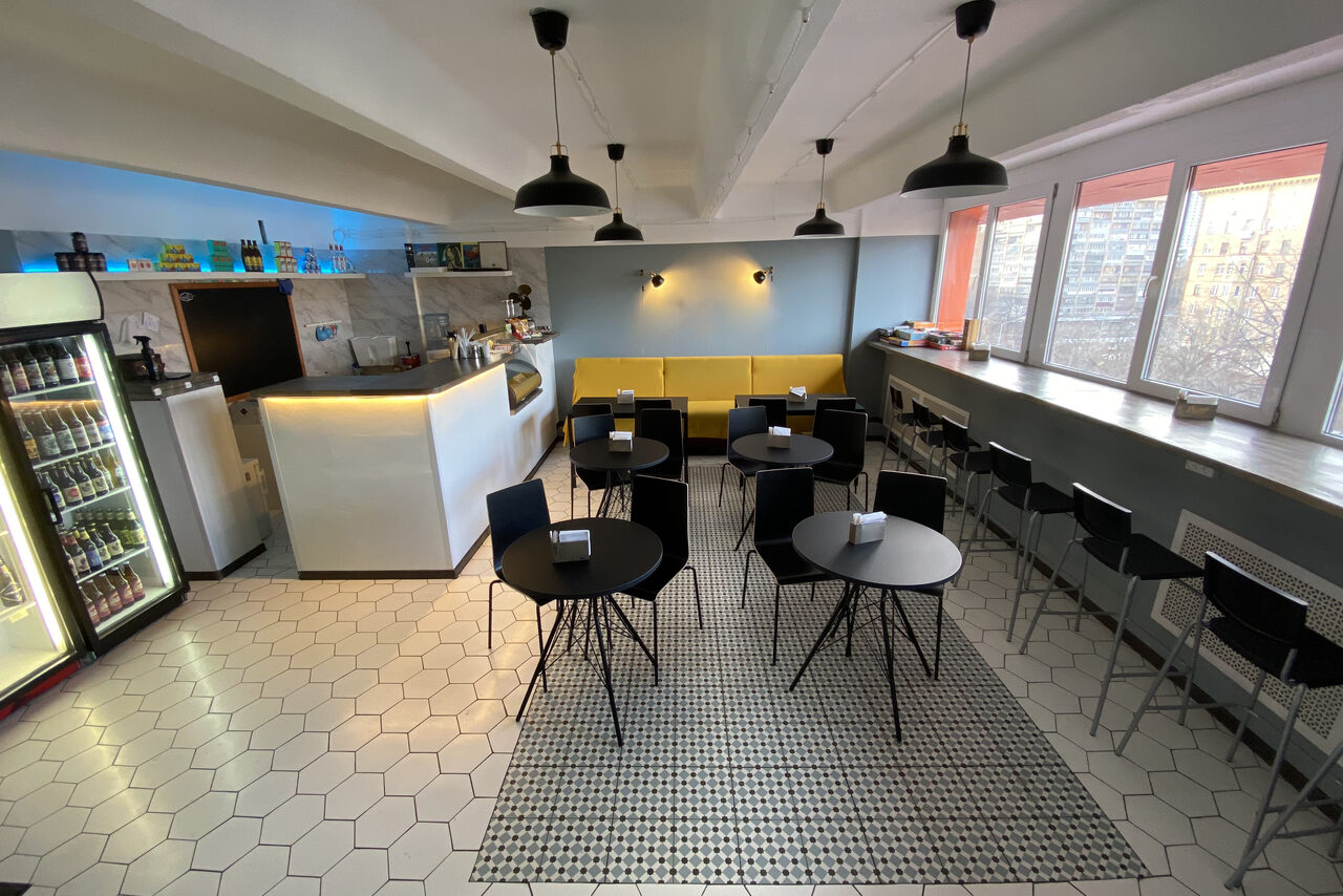 Арендовать Closed cafe in the Soviet style