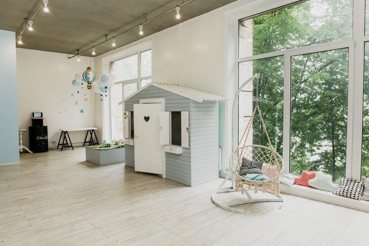 Арендовать Детское светлое и стильное лофт пространство