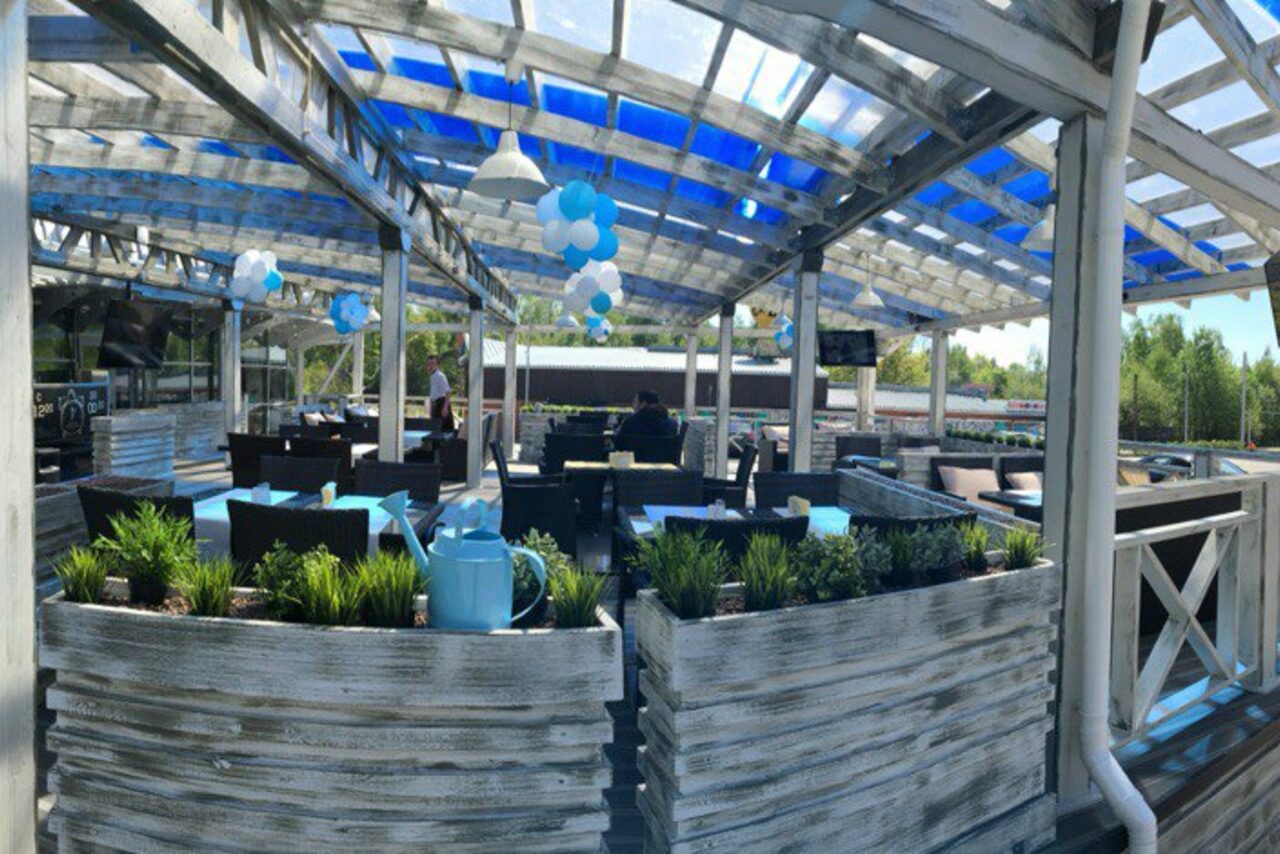 Арендовать 78RUS. Это стильный бар-ресторан с большой верандой