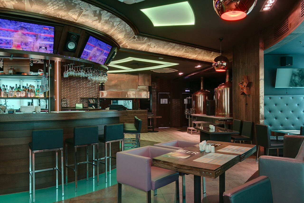 Арендовать 78RUS. Это стильный бар-ресторан с большой верандой