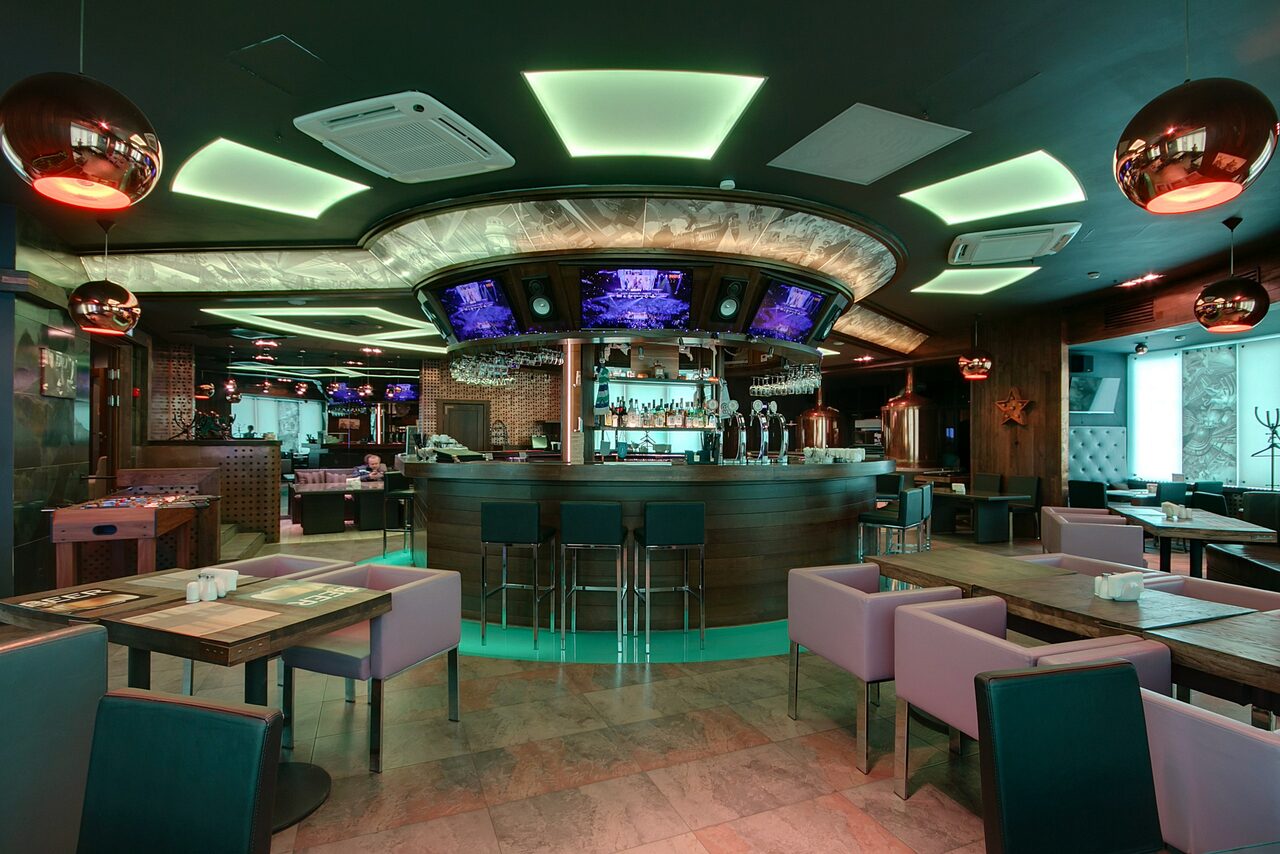 Арендовать 78RUS. Это стильный бар-ресторан с большой верандой