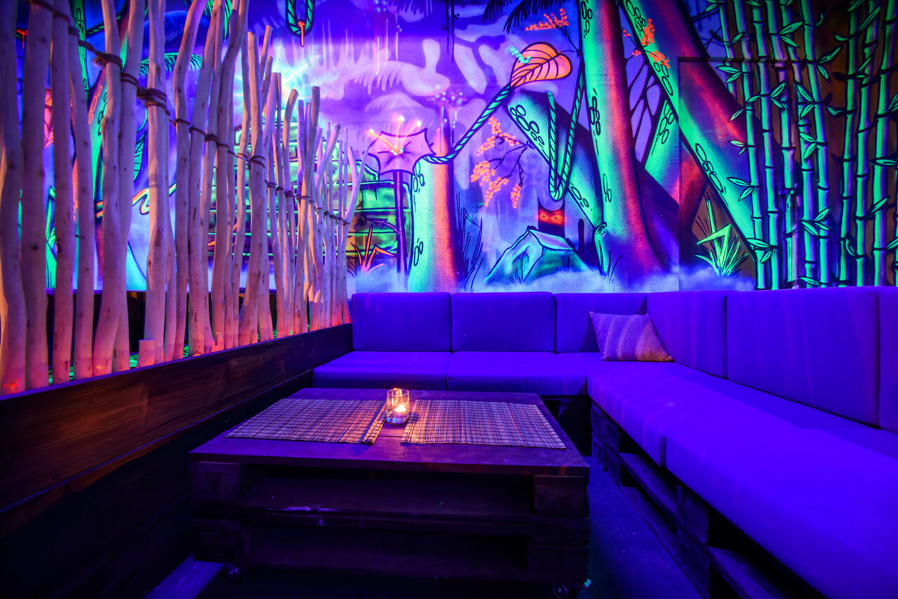 Арендовать Гамачная №1 Ежик в тумане. Лаунж-бар в тропическом стиле 