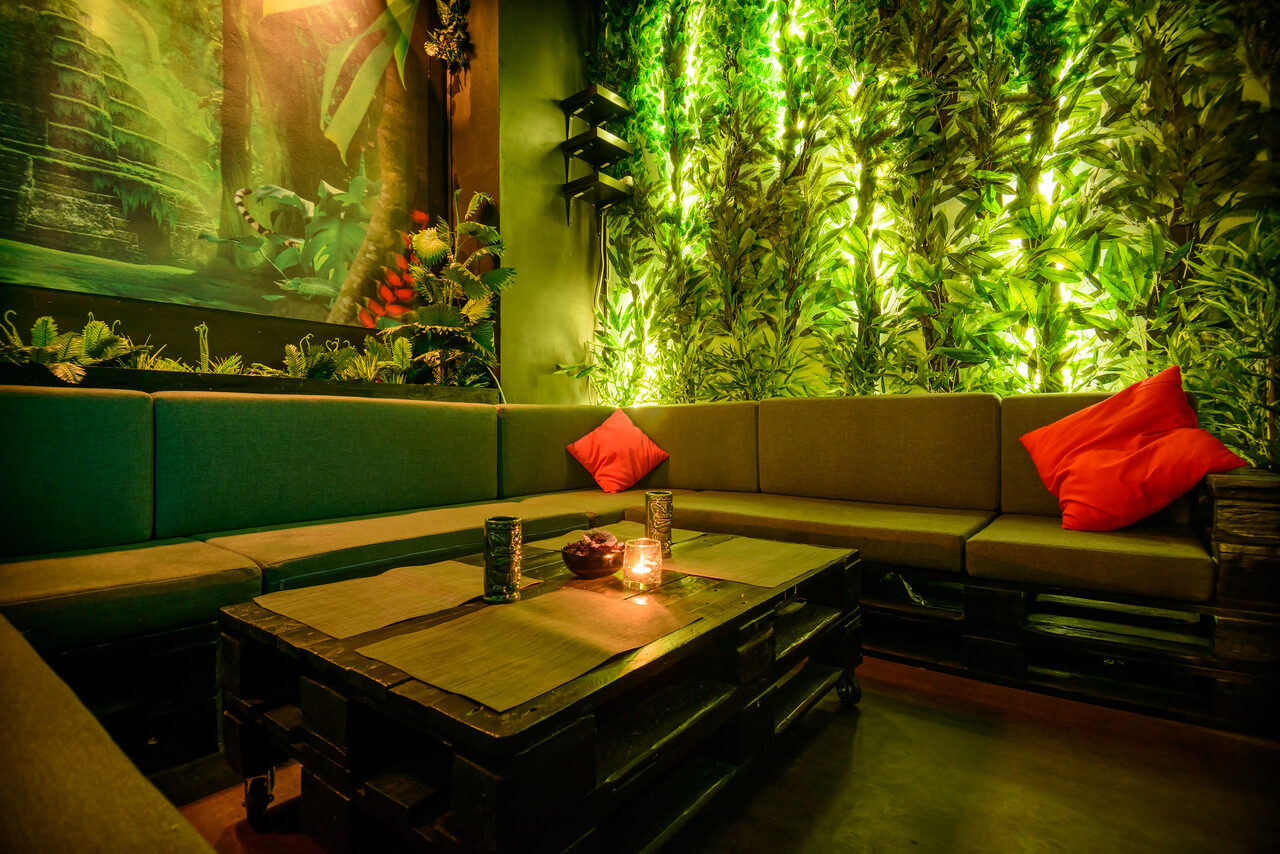 Арендовать Гамачная №1 Ежик в тумане. Лаунж-бар в тропическом стиле 