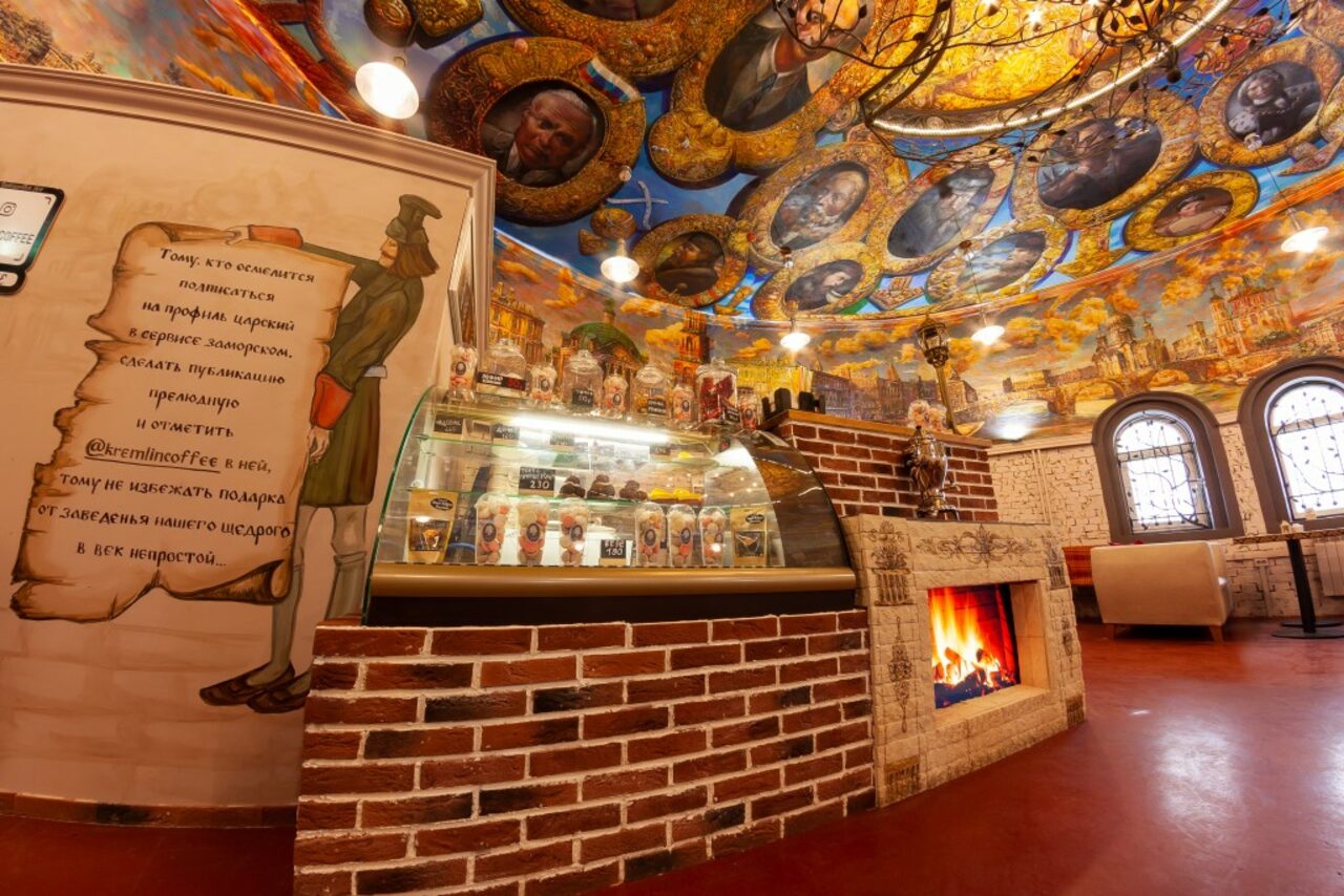 Арендовать Зал в башне с ручной росписью 