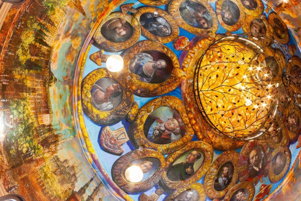 Арендовать Зал в башне с ручной росписью 