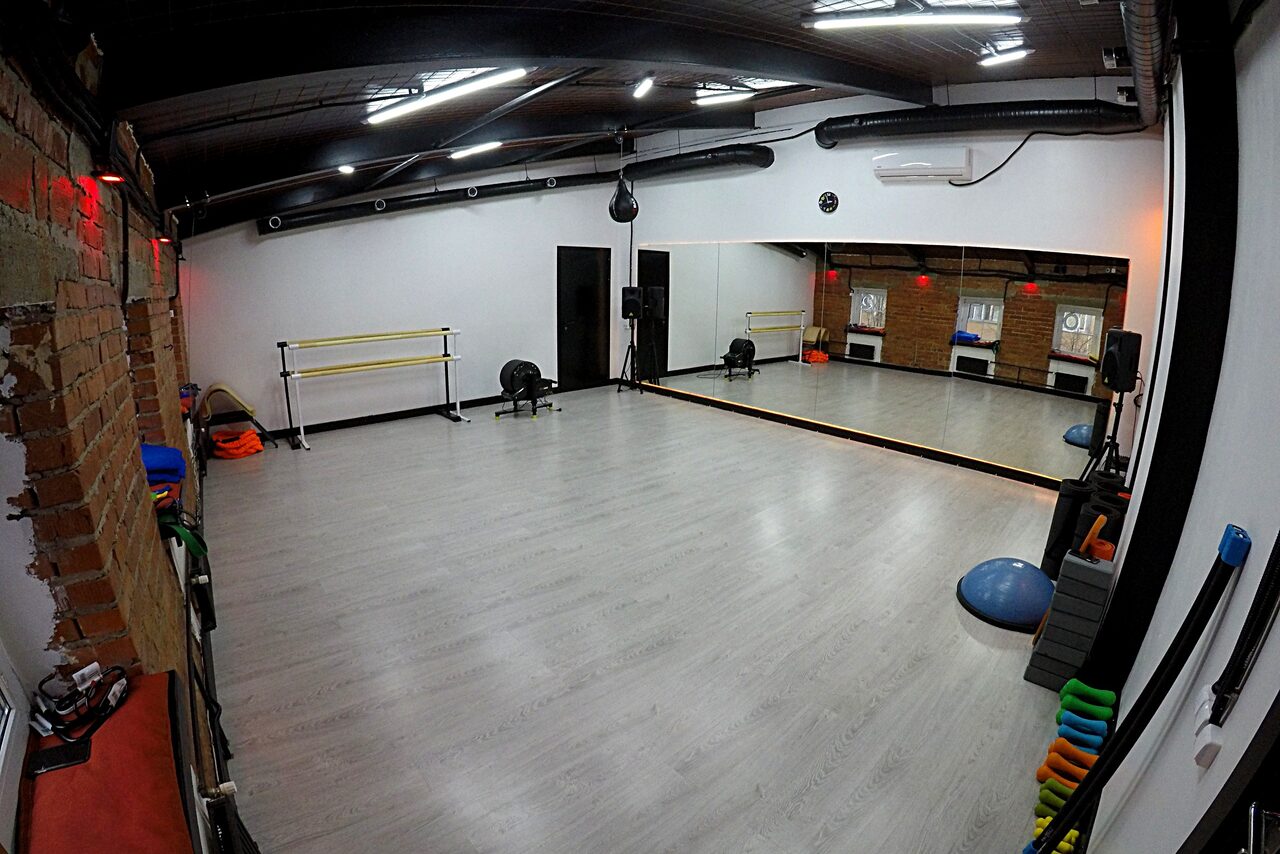 Арендовать Просторный танцевальный зал 