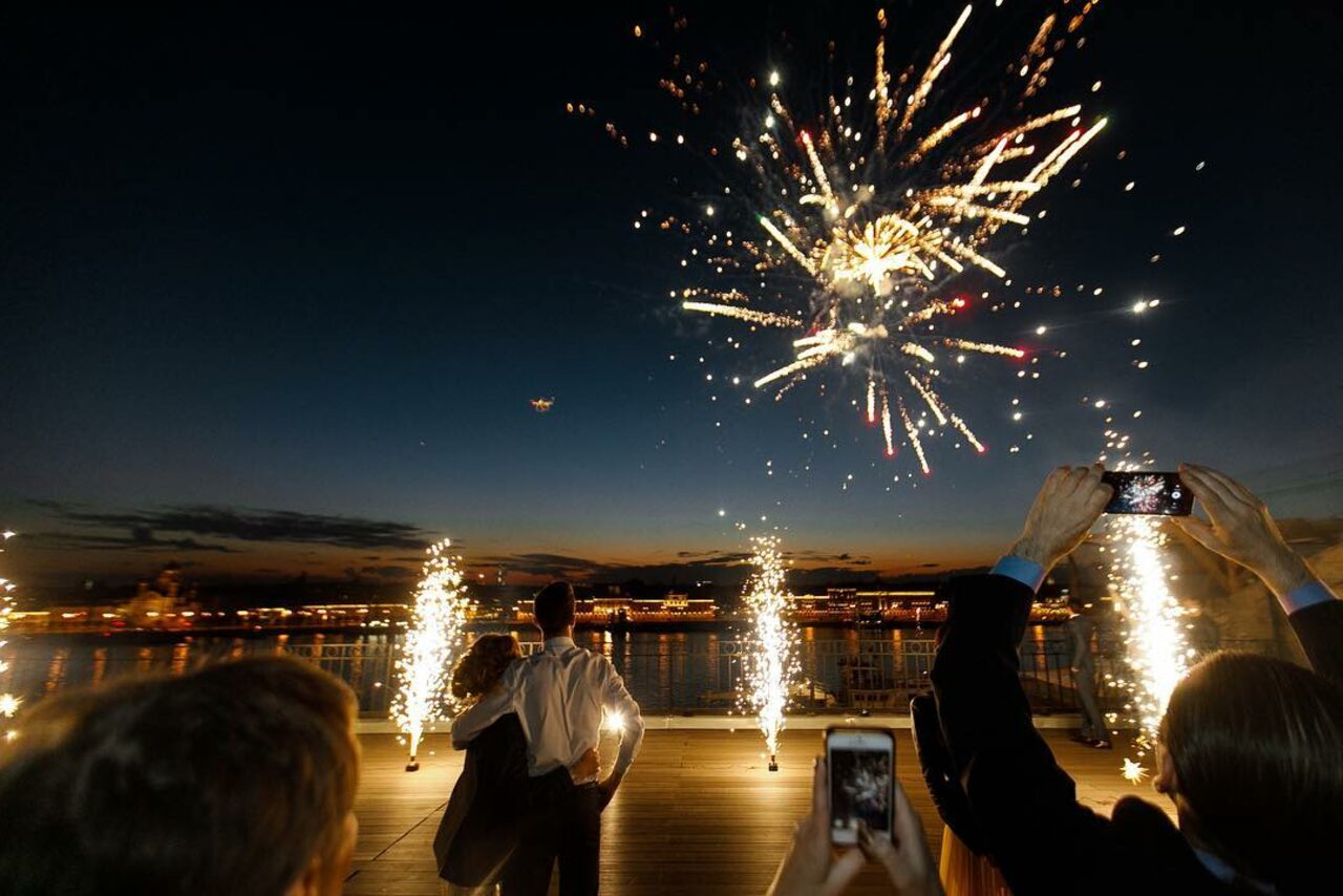 Арендовать Между небом и Невой