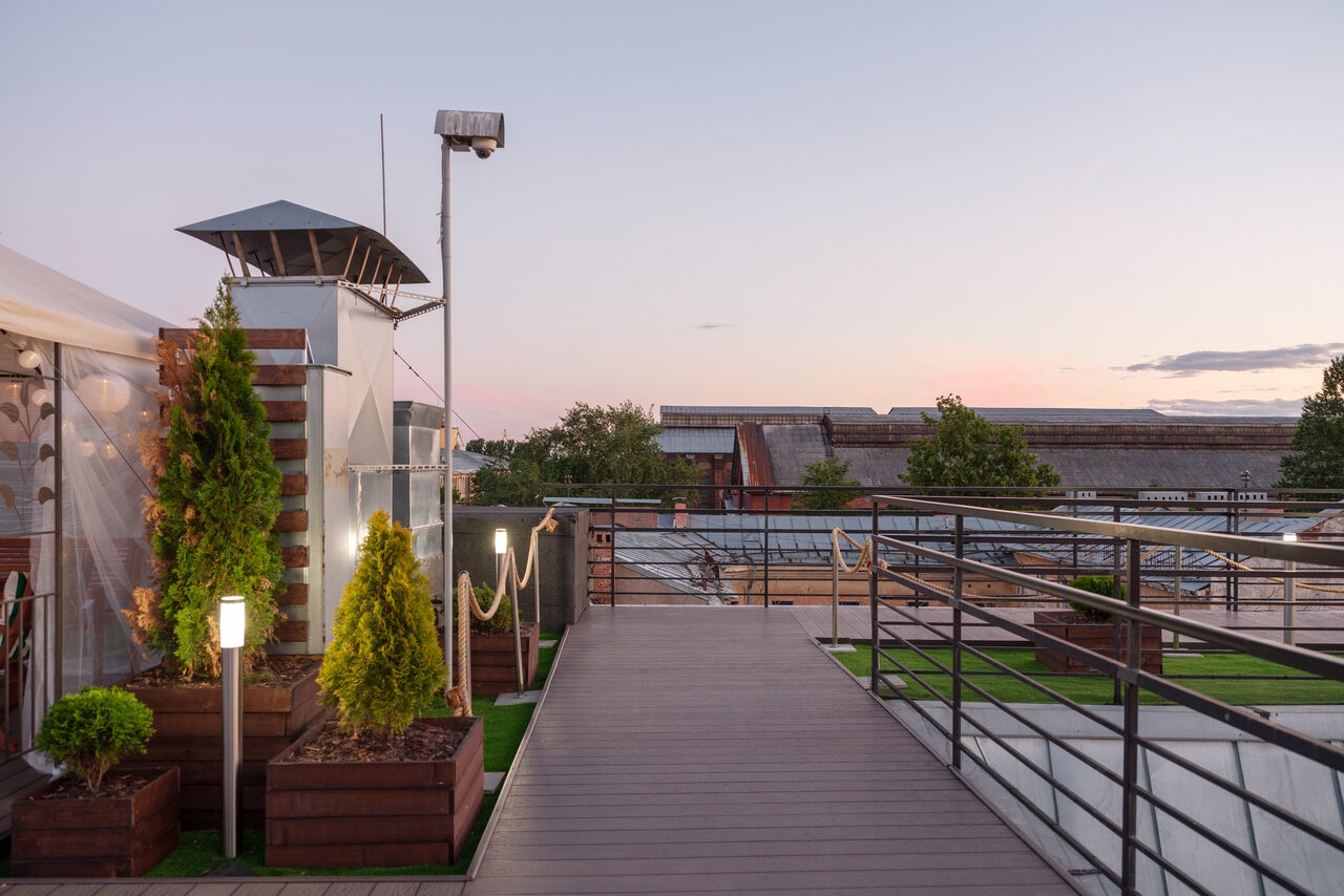 Арендовать Между небом и Невой