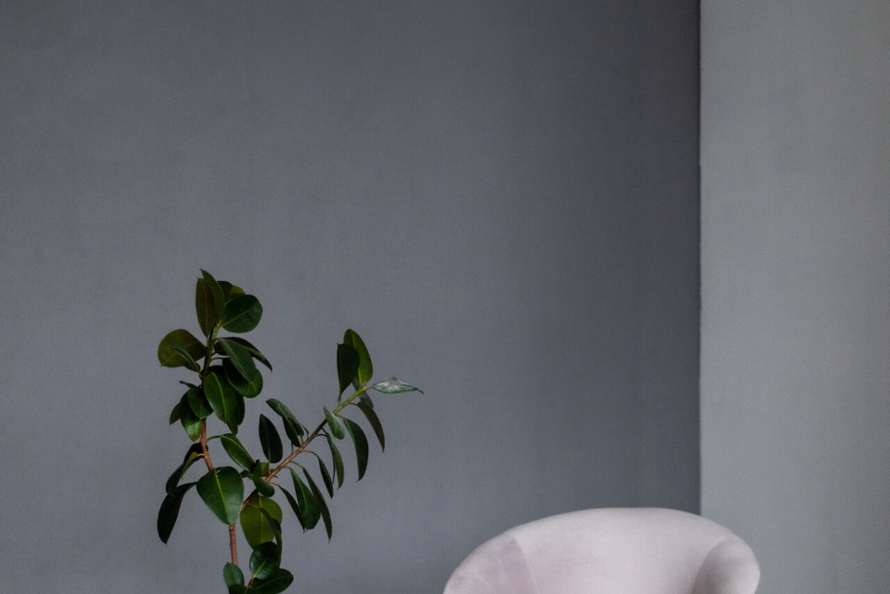 Арендовать  Spacious multi-textured hall