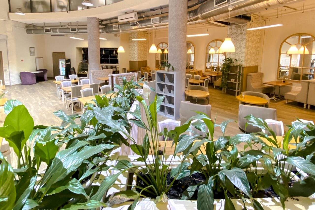 Арендовать Home cafe Veranda Светлый бар на Курской