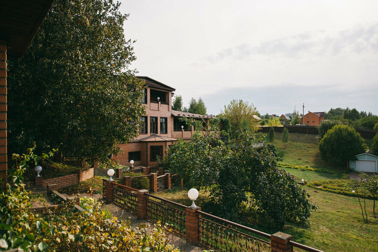 Арендовать Бельведер Коттедж за городом