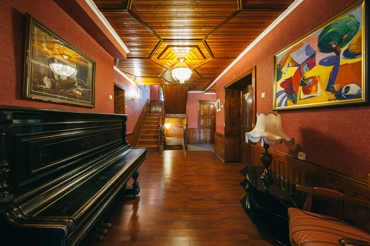 Арендовать Бельведер Коттедж за городом