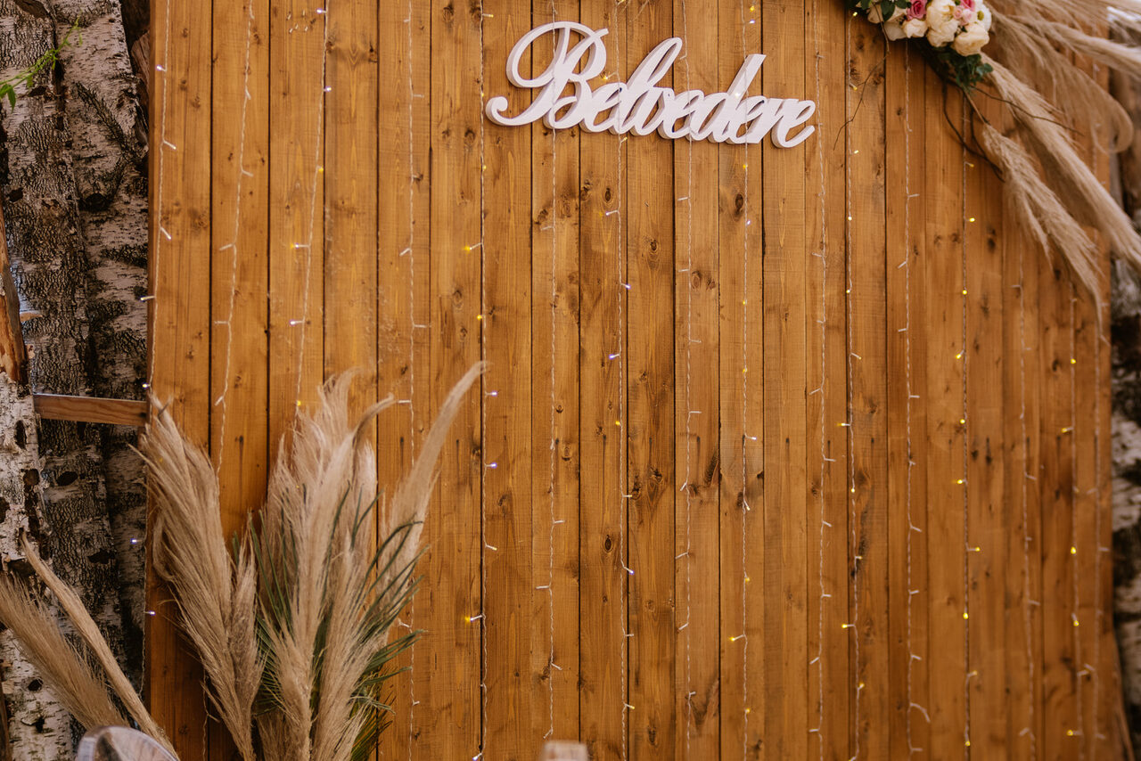 Арендовать Бельведер Коттедж за городом