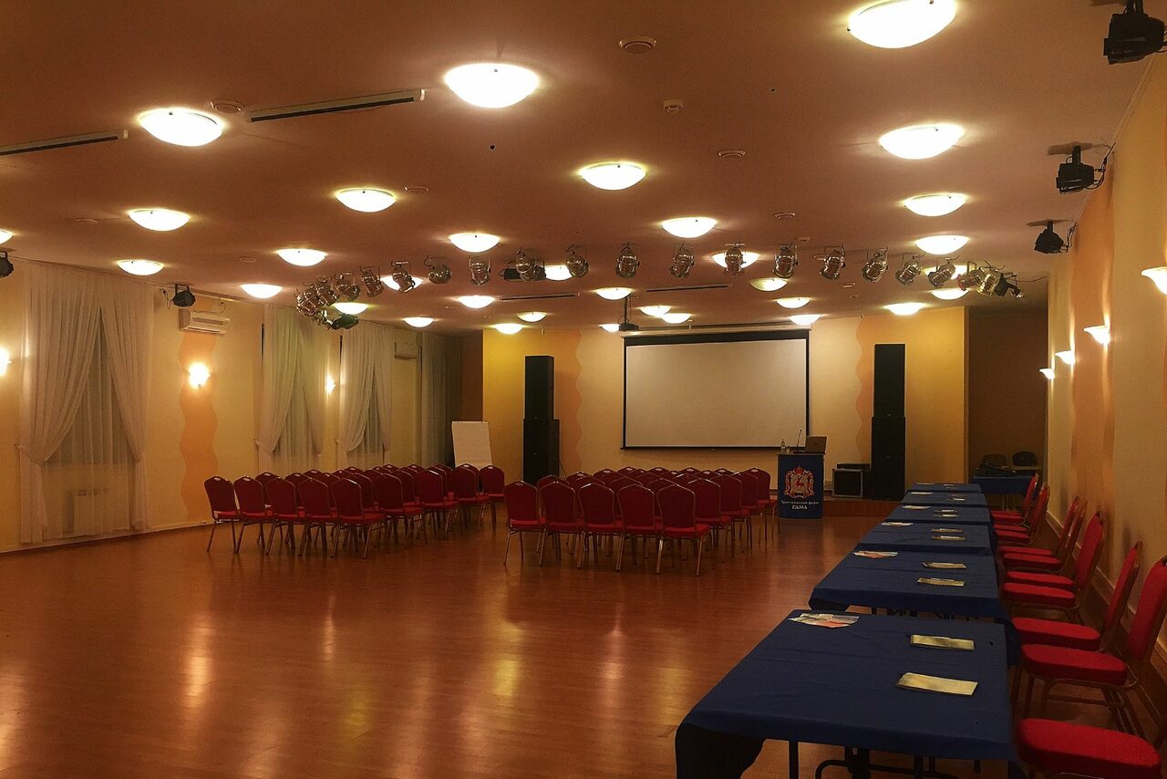 Арендовать Загородный отель Волга