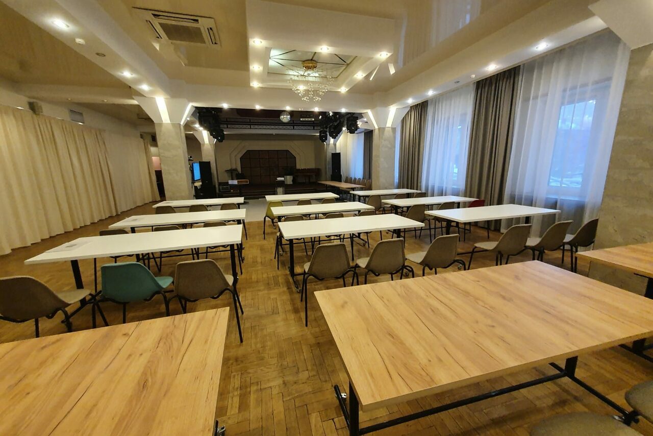 Арендовать AZIMUT Hotel Светлый зал в стиле современной классики