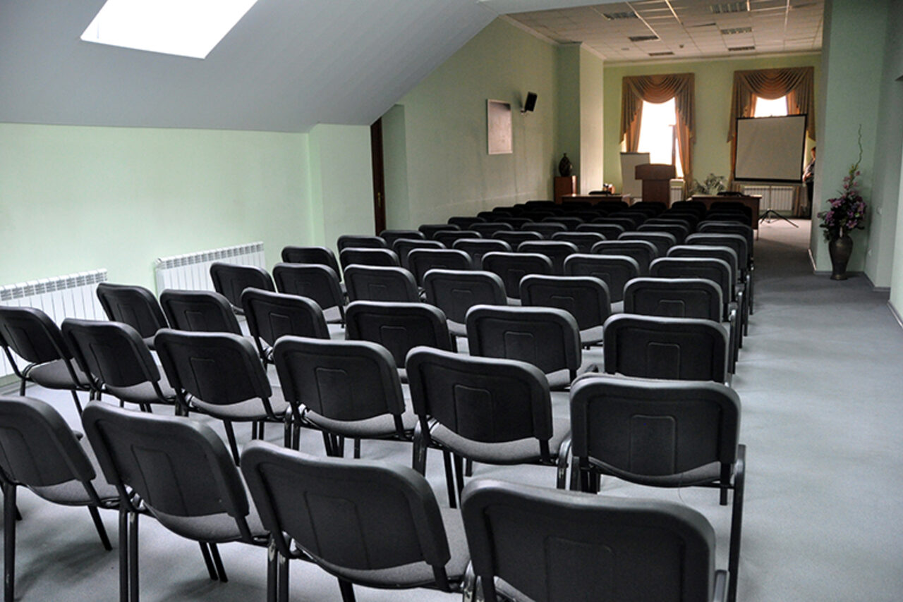 Арендовать Отель Регина 