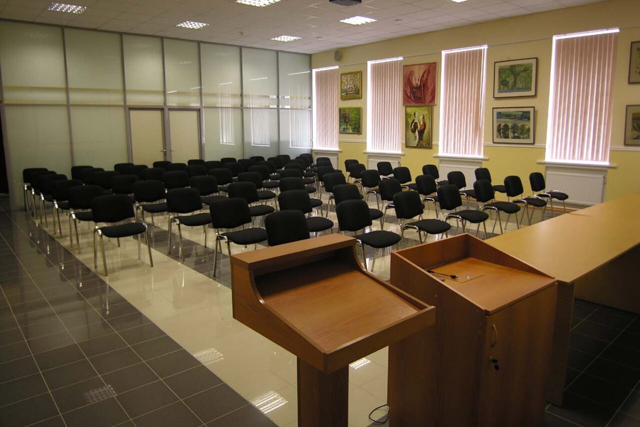 Арендовать Центр книги и графики