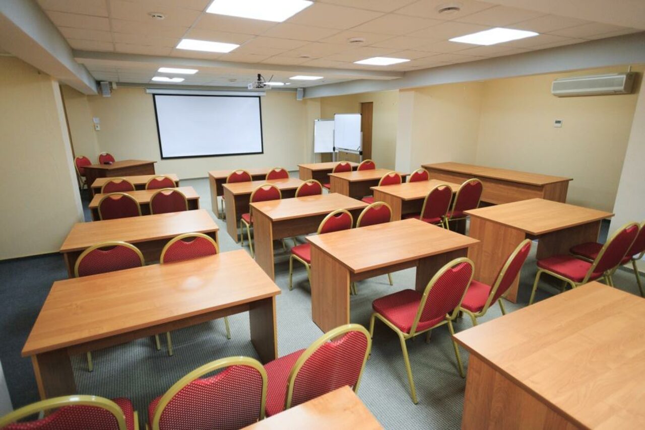 Арендовать Гостиница "Октябрьская"