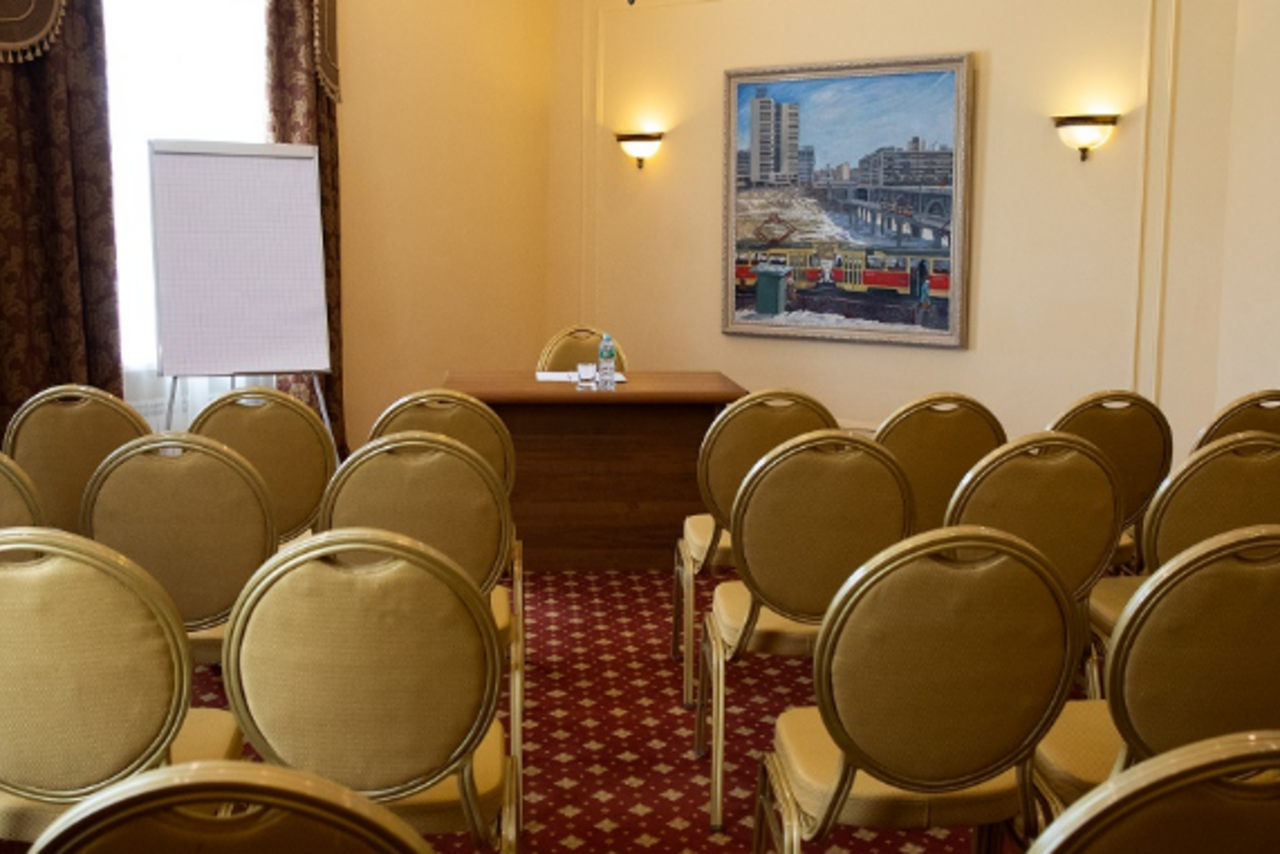 Арендовать Небольшой уютный зал в отеле Волгоград