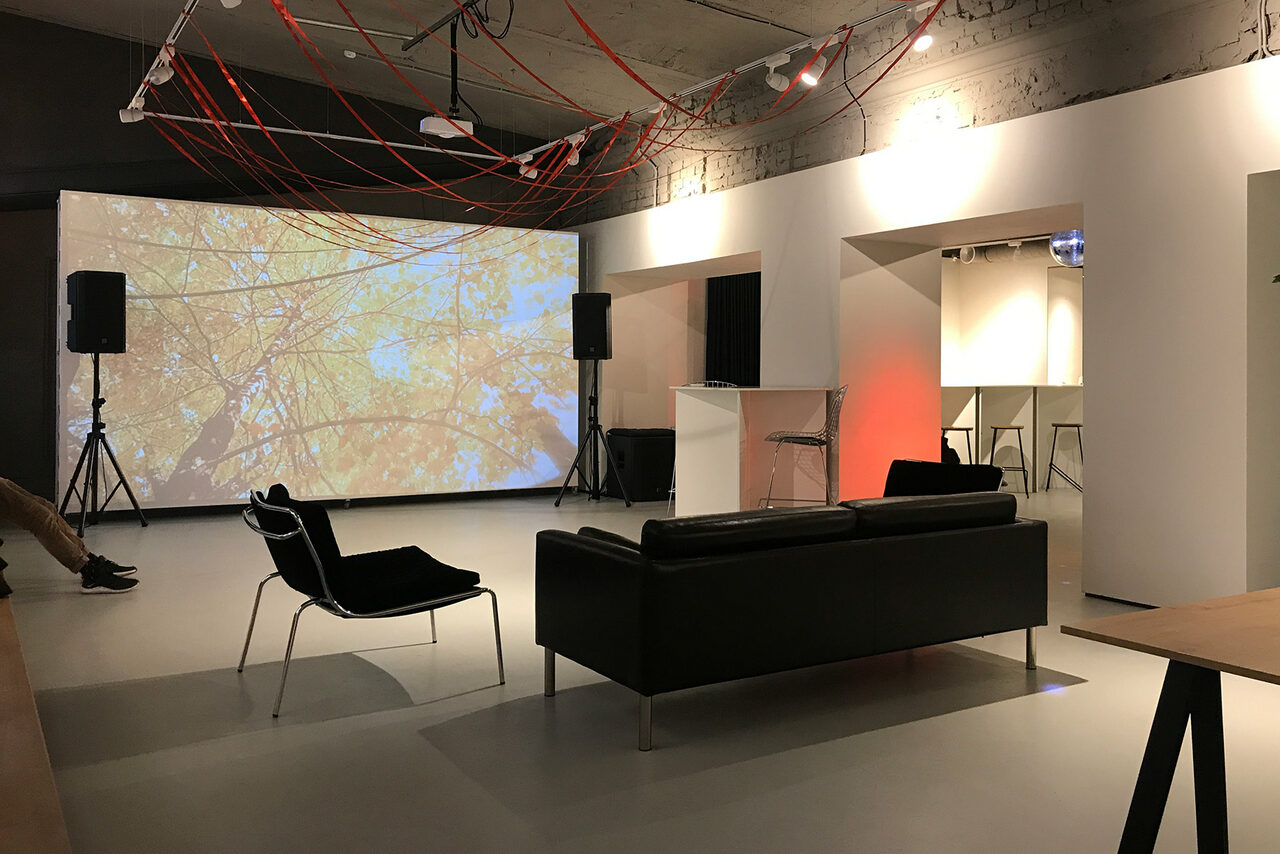 Арендовать Otherside Лофт-галерея рядом с Казанским собором